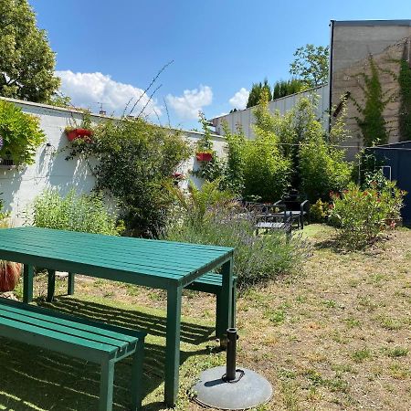 Cote Court Bed & Breakfast LʼIsle-sur-la-Sorgue Exterior foto