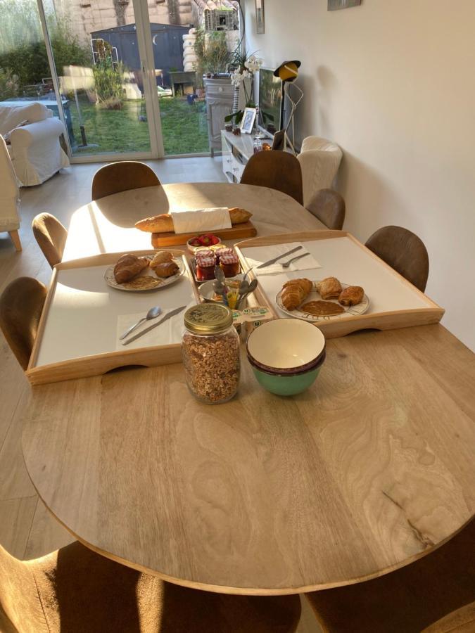 Cote Court Bed & Breakfast LʼIsle-sur-la-Sorgue Exterior foto