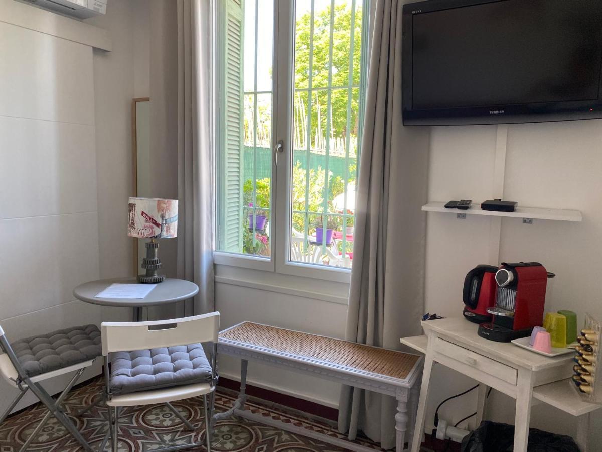 Cote Court Bed & Breakfast LʼIsle-sur-la-Sorgue Exterior foto