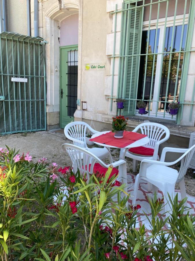 Cote Court Bed & Breakfast LʼIsle-sur-la-Sorgue Exterior foto