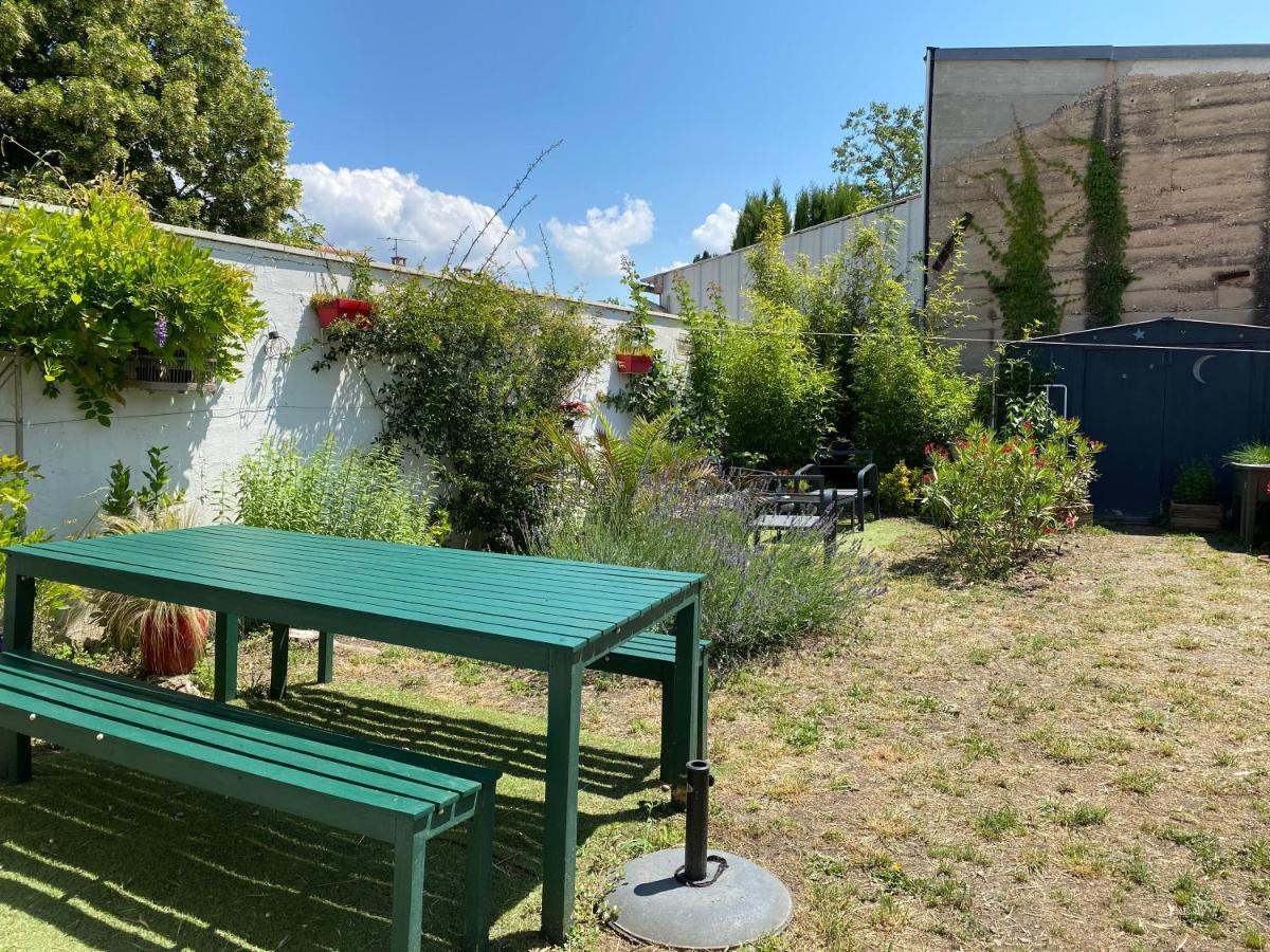 Cote Court Bed & Breakfast LʼIsle-sur-la-Sorgue Exterior foto