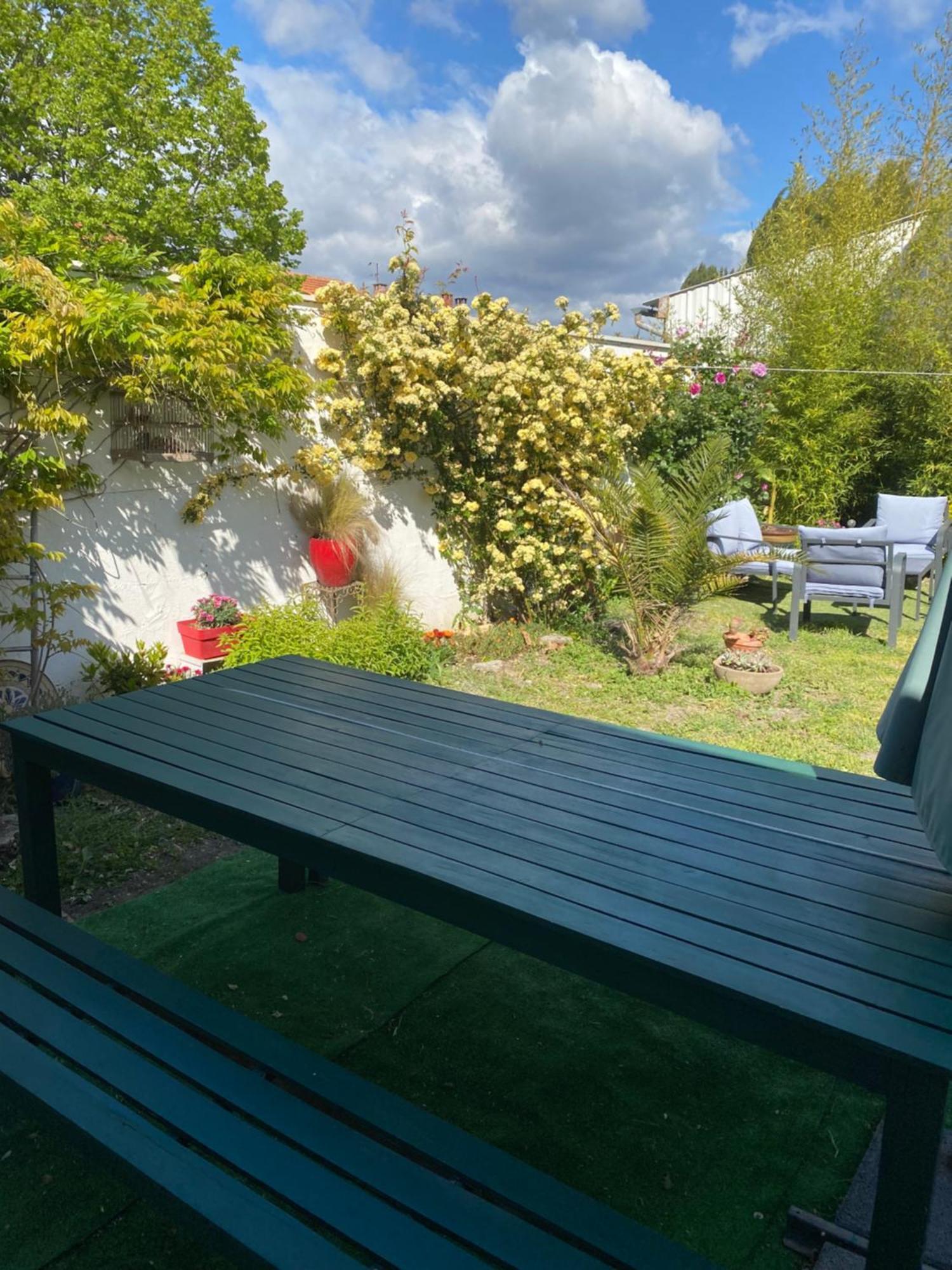 Cote Court Bed & Breakfast LʼIsle-sur-la-Sorgue Exterior foto